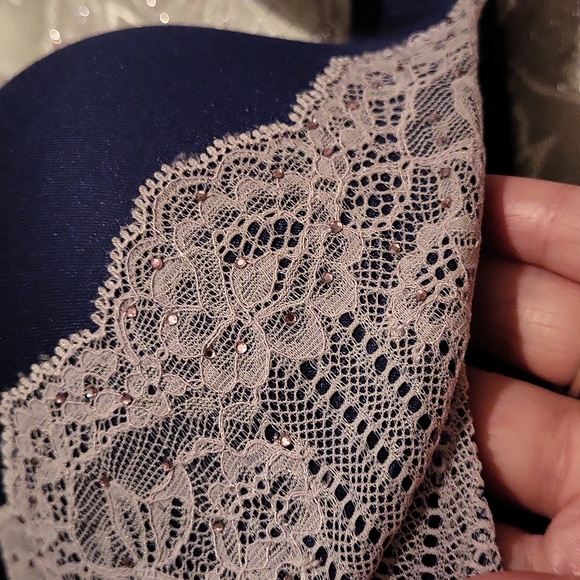 Victoria's Secret Bra - Picture 3 of 7